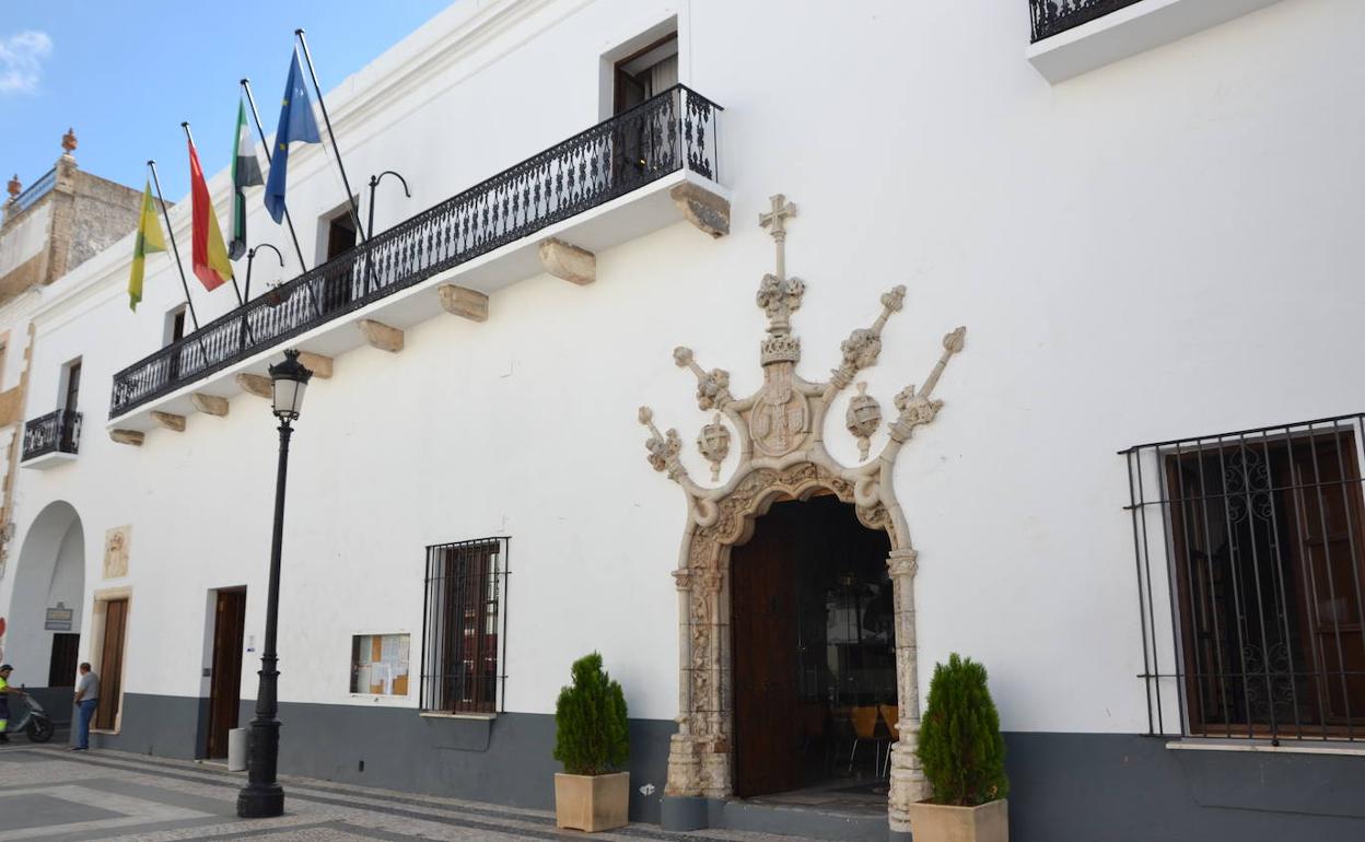 El Ayuntamiento oferta empleos para el servicio de vigilancia y seguridad de coches en la Feria del Toro