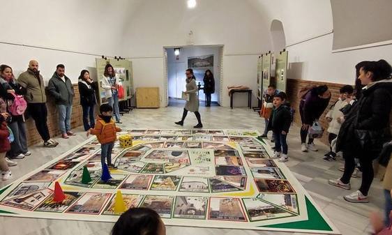 Alumnos del Fco Ortiz López han jugado el 'Juego de las Torres' en el Meegs