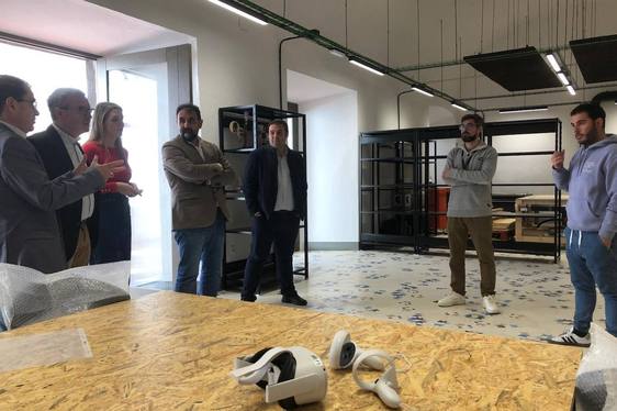 El Ministerio para la Transición Ecológica visita el Laboratorio de Fabricación Digital