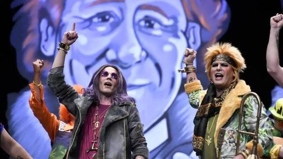 La murga oliventina Los Espantaperros actúan los terceros en la semifinal del Comba'24