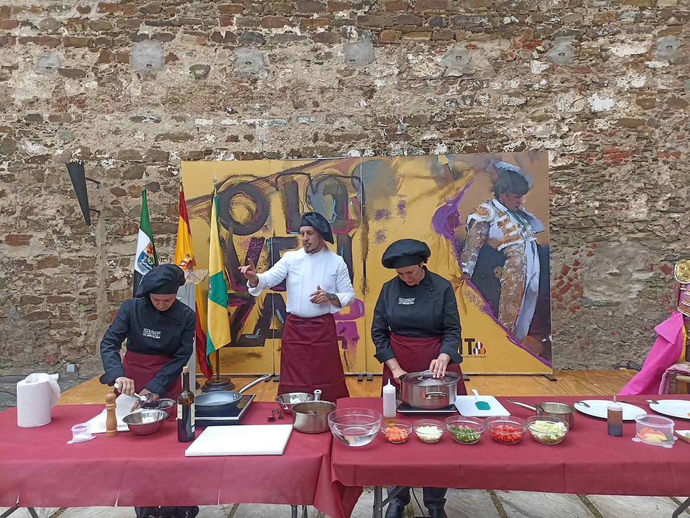 Olivenza inauguró la temporada taurina con un programa de lujo y un lleno hasta la bandera