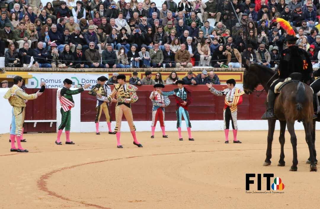 Olivenza volvió a vibrar con los toros a pesar de la lluvia inicial