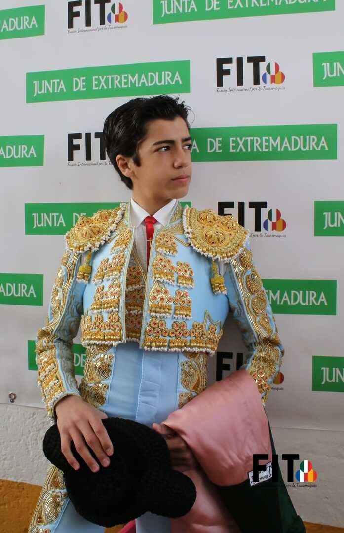 Olivenza volvió a vibrar con los toros a pesar de la lluvia inicial