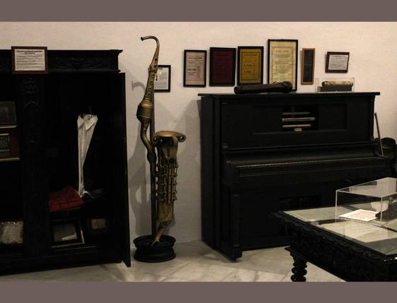 El Meegs recibe nuevas donaciones para las salas de Música y de Arte Sacro