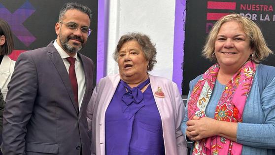 El regidor ha acompañado a Cristina Almeida en la recogida del premio provincial de Igualdad