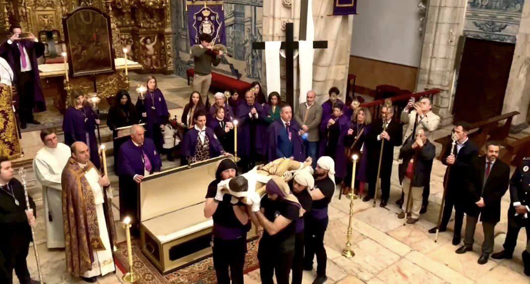 Los actos de la Semana Santa estuvieron supeditados por la lluvia