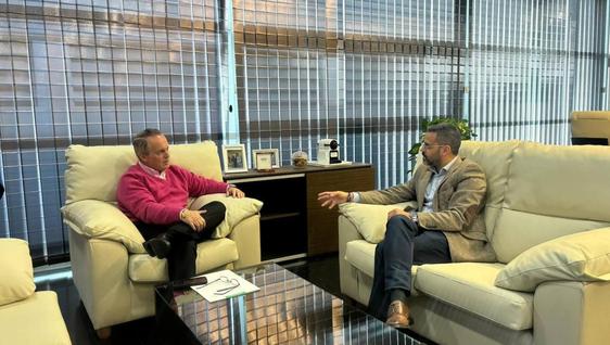 La Junta se compromete a estudiar la redacción del proyecto del desdoblamiento de la EX-107