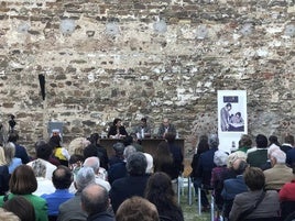 El Patio de Armas acogió la presentación.
