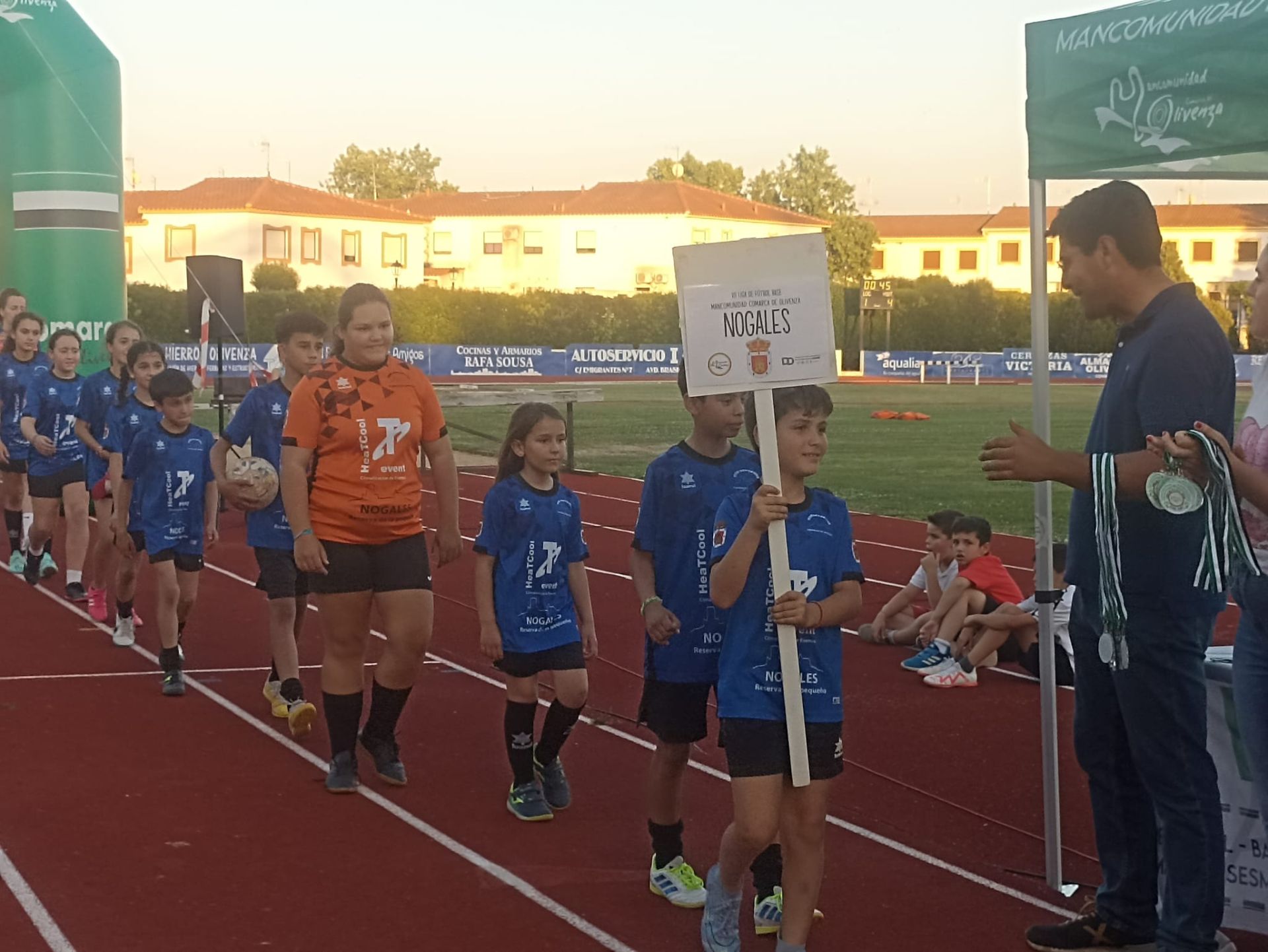 La clausura de la VII Liga de Fútbol reunió a casi 400 deportistas de la Comarca