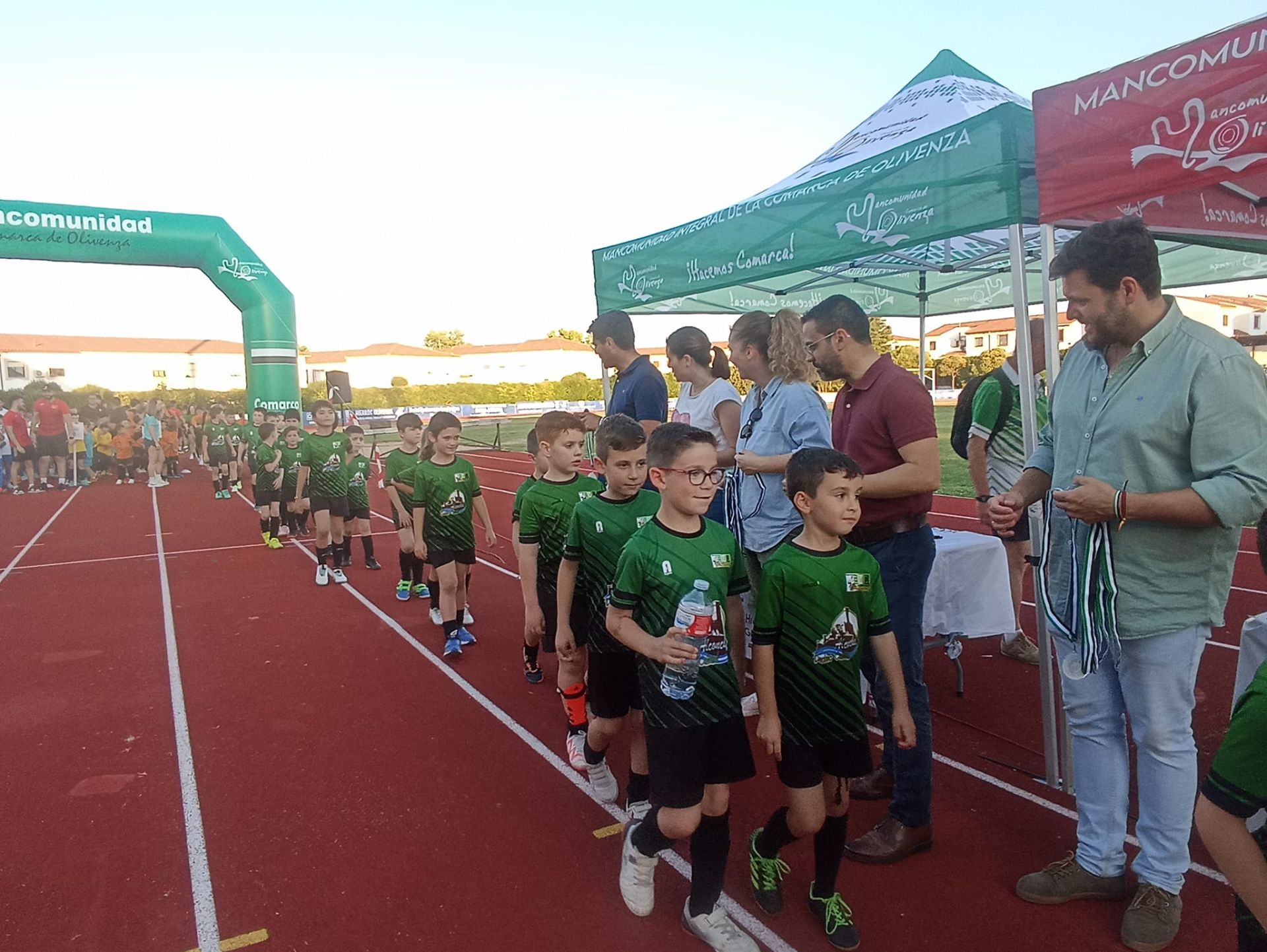 La clausura de la VII Liga de Fútbol reunió a casi 400 deportistas de la Comarca