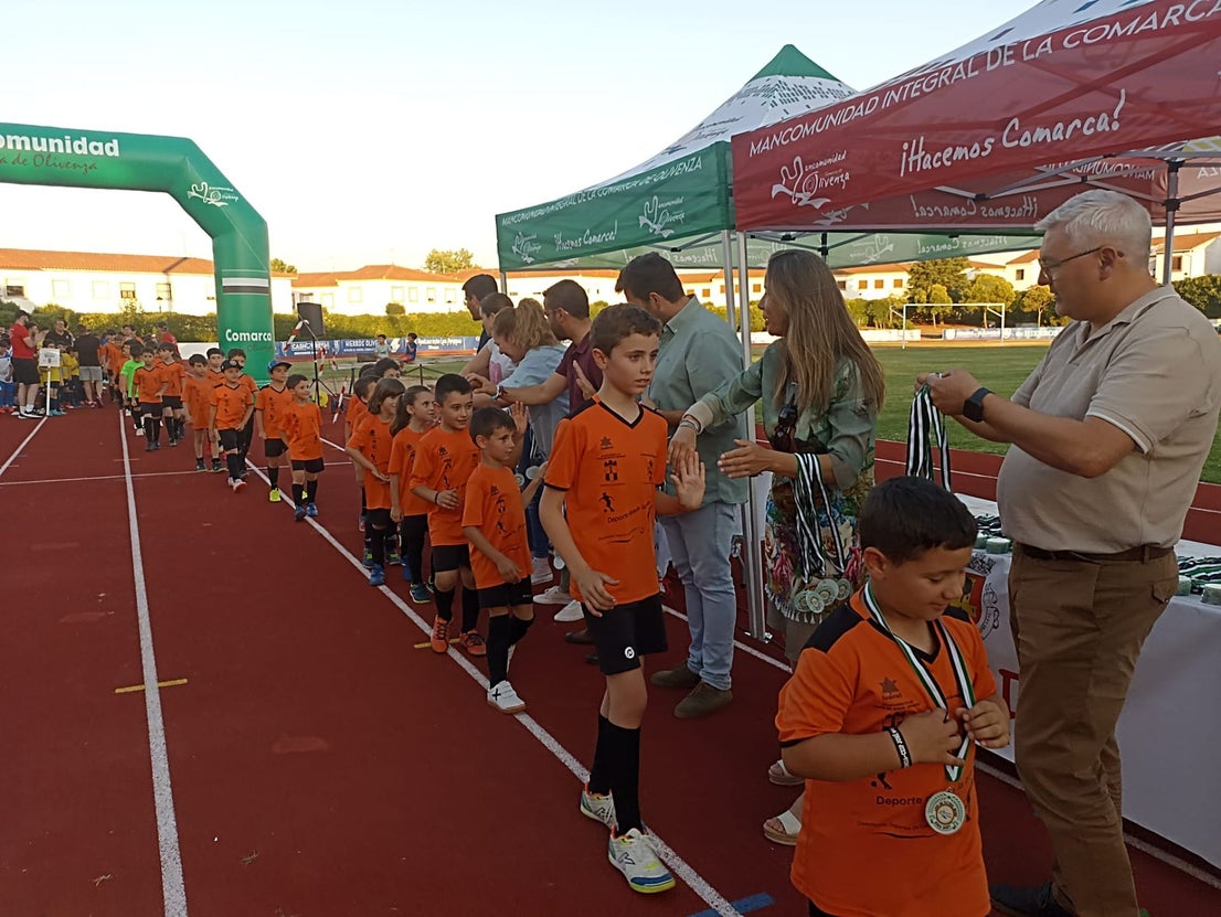 La clausura de la VII Liga de Fútbol reunió a casi 400 deportistas de la Comarca