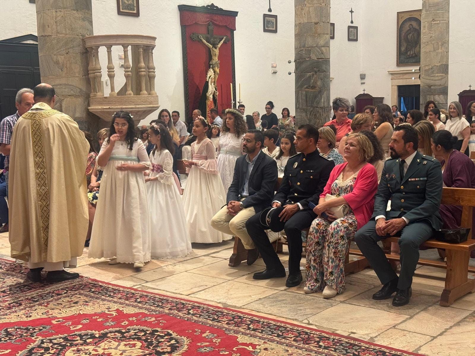 76 niños y niñas de Primera Comunión procesionaron en el Corpus Christi