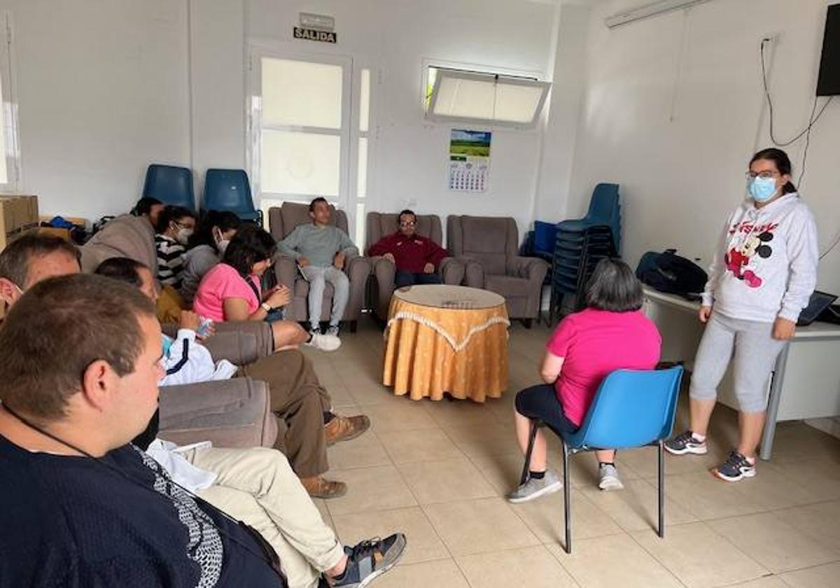 Los usuarios de Plena Inclusión se forman en competencias digitales con Redex y Aderco