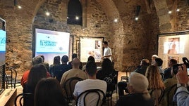 Asistentes a la interesante charla de Mora sobre el bólido de Olivenza.