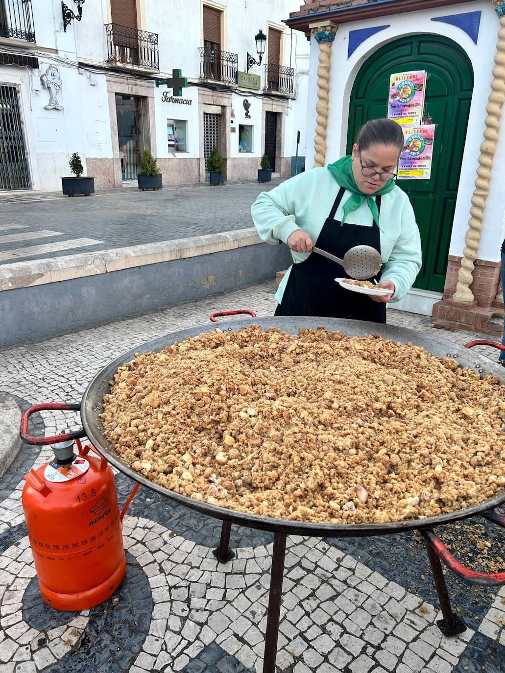 Los oliventinos mostraron su fervor por la Virgen de Guadalupe en el Día de Extremadura