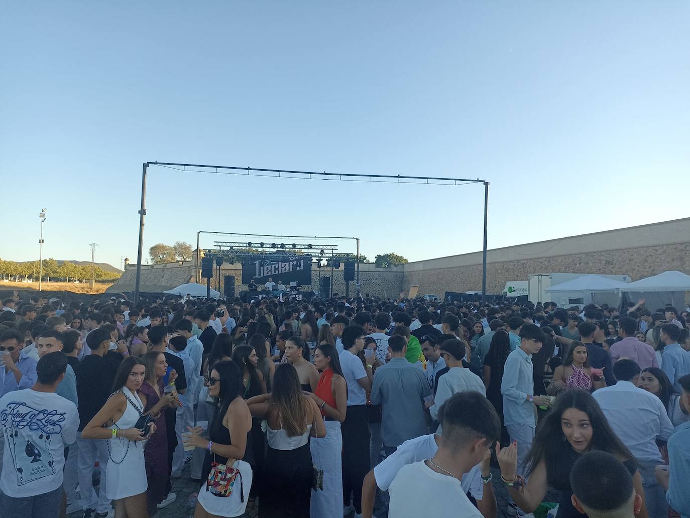 Los oliventinos mostraron su fervor por la Virgen de Guadalupe en el Día de Extremadura