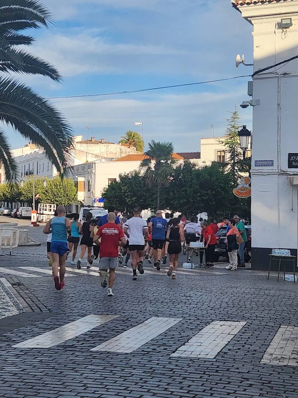 La III Carrera Popular de Olivenza reúne a corredores de toda la región