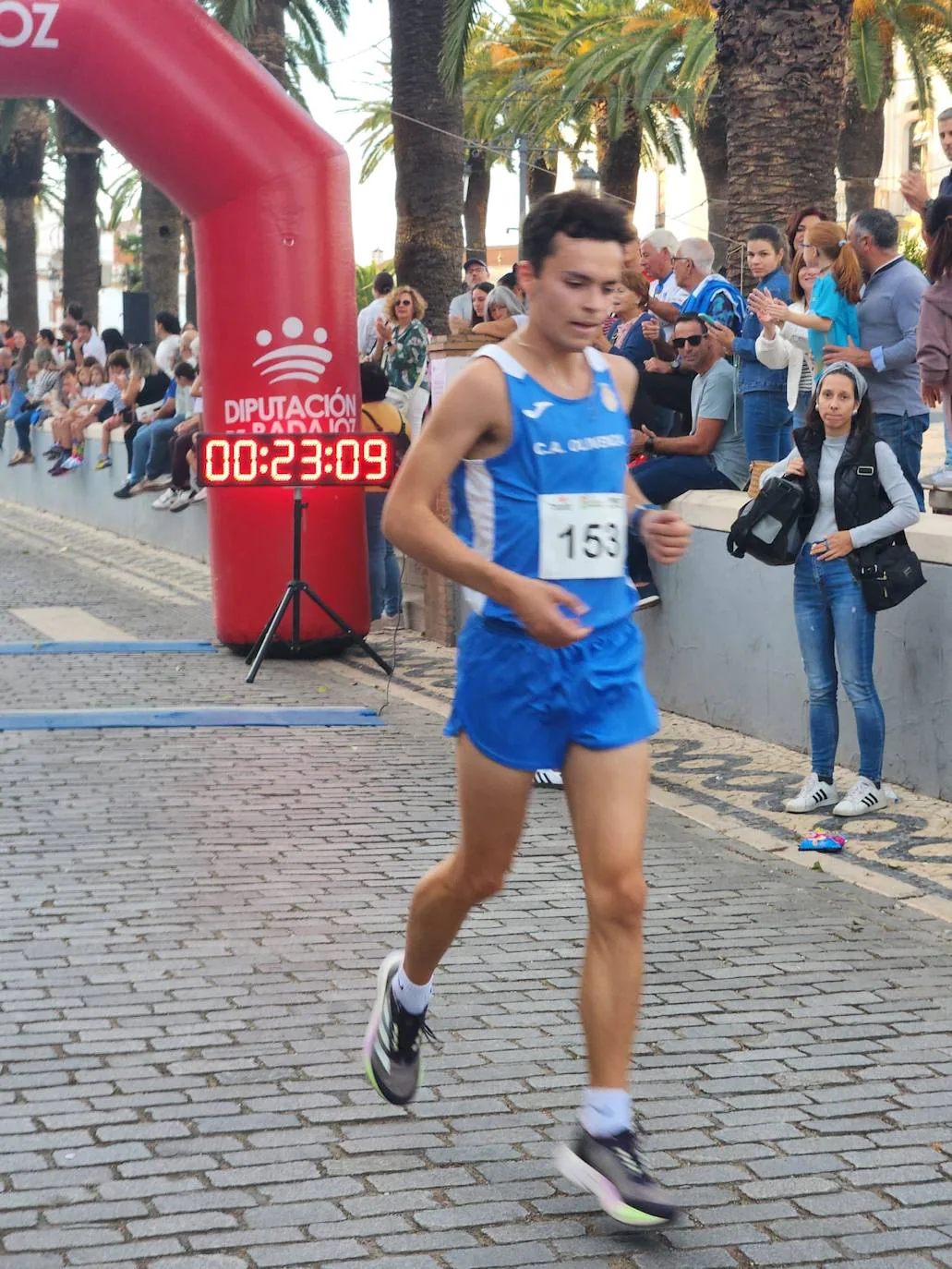 La III Carrera Popular de Olivenza reúne a corredores de toda la región