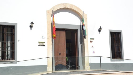 El Centro de Mayores lanza un taller de pintura en tela y aulas de escritura, ortografía y francés