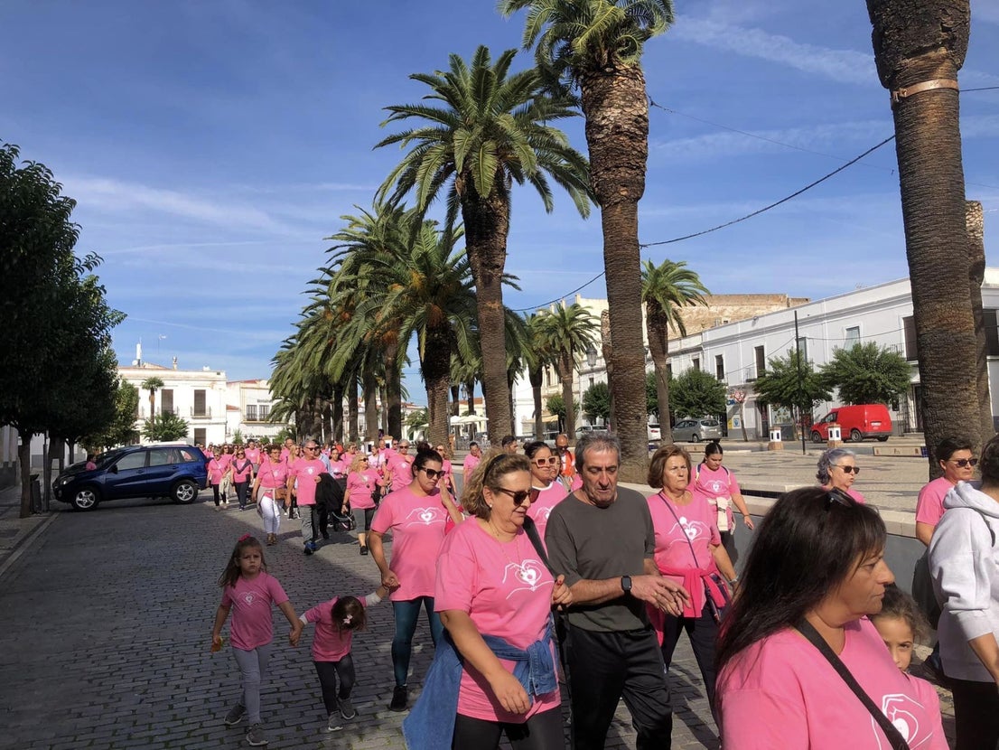 Un año más los ciudadanos se vuelcan con la marcha contra el cáncer de mama