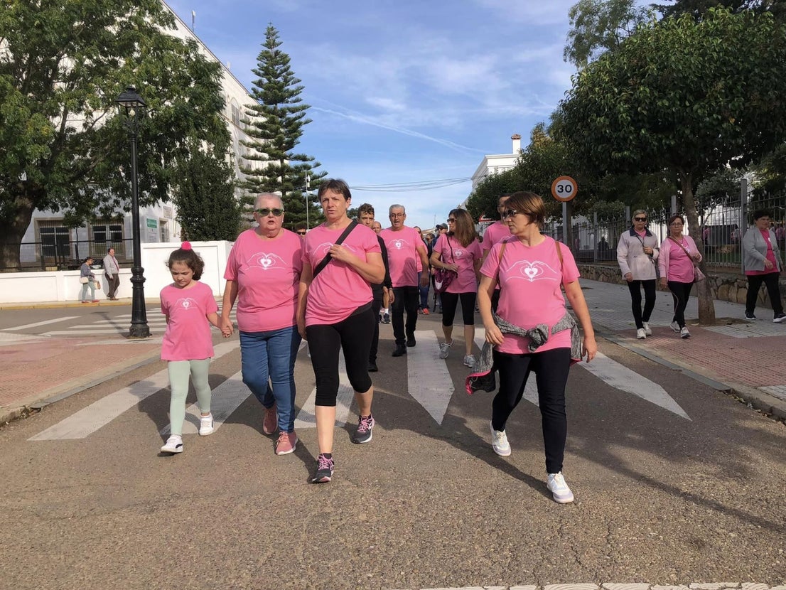Un año más los ciudadanos se vuelcan con la marcha contra el cáncer de mama