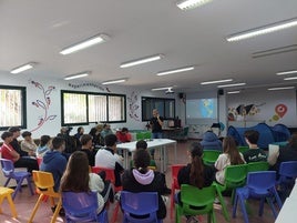 Trejo en su charla del IES Puente Ajuda.