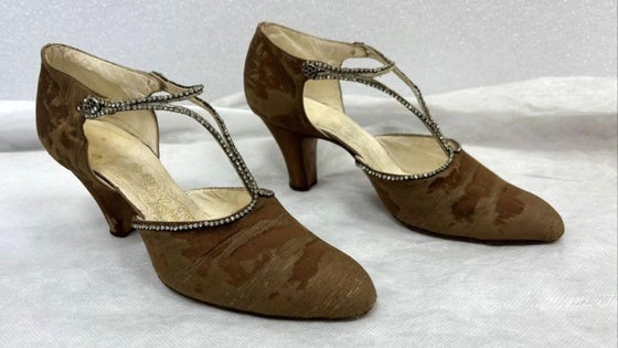 Regresan restaurados los zapatos de los años 20 del Meegs