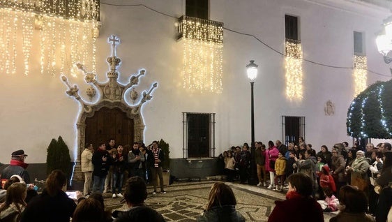 La alegría de los villancicos llegó a las calles con el pasacalle de 'Flamencoli'