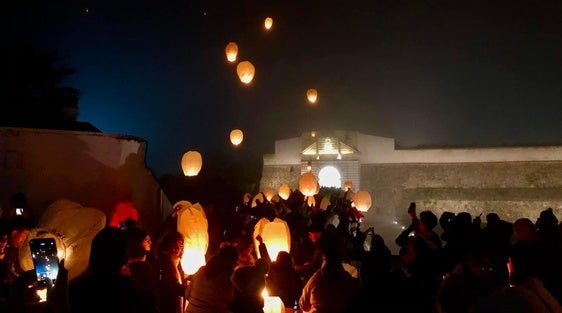 Cientos de oliventinos disfrutaron de la II edición de 'La noche de los deseos