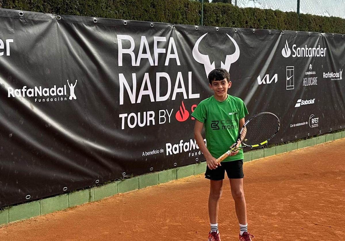 El joven tenista en el torneo que lleva el nombre Rafa Nadal.