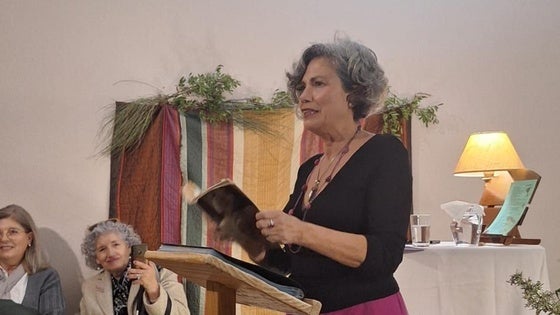 La poetisa Laura Gómez ofreció un recital en el Liceo de Artesanos