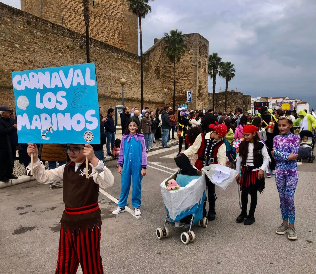 El mal tiempo no consiguió disminuir las ganas de carnaval de los oliventinos
