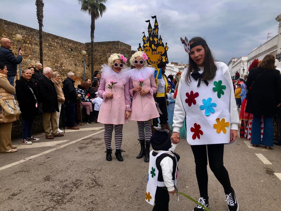 El mal tiempo no consiguió disminuir las ganas de carnaval de los oliventinos