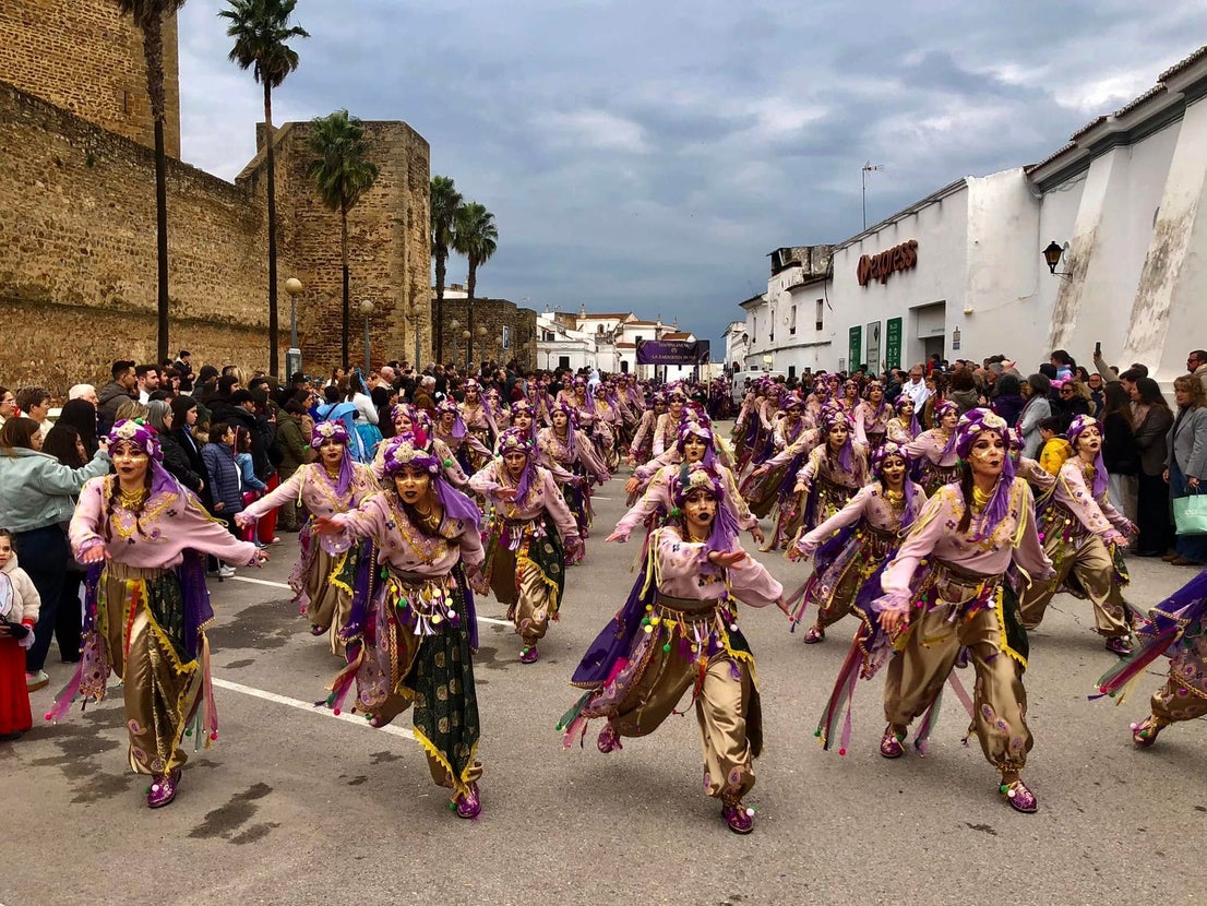 El mal tiempo no consiguió disminuir las ganas de carnaval de los oliventinos