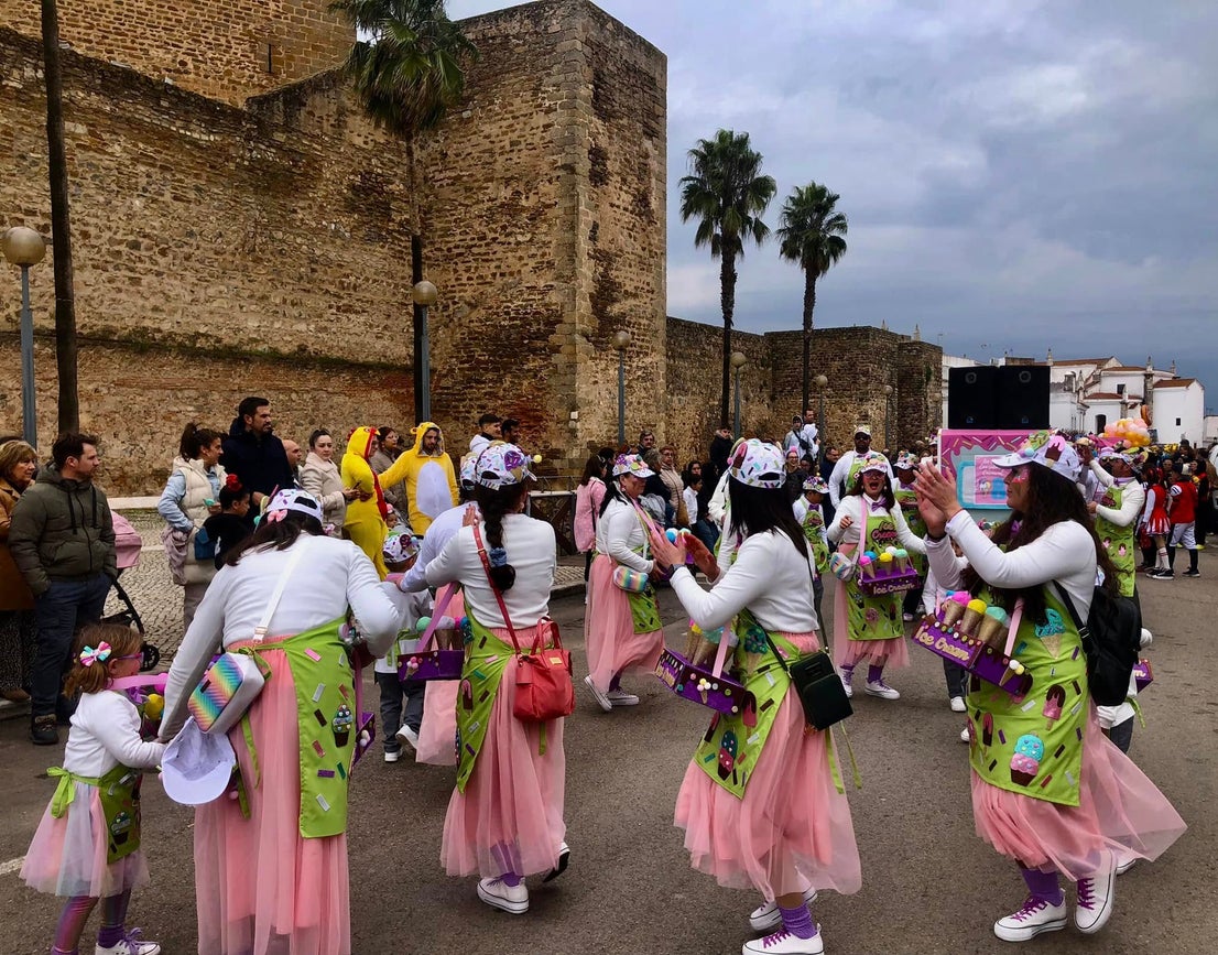 El mal tiempo no consiguió disminuir las ganas de carnaval de los oliventinos