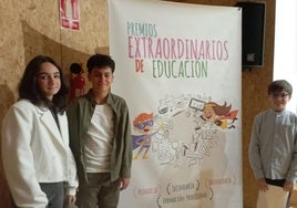Los estudiantes oliventinos recibieron sus premios en Talavera la Real.