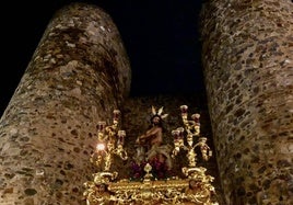 Las tallas salieron a pesar de la lluvia.