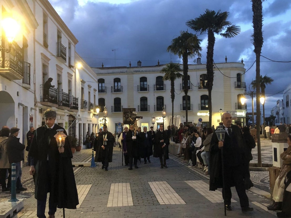 La procesión de las Banderas, única en España, volvió a recorrer Olivenza