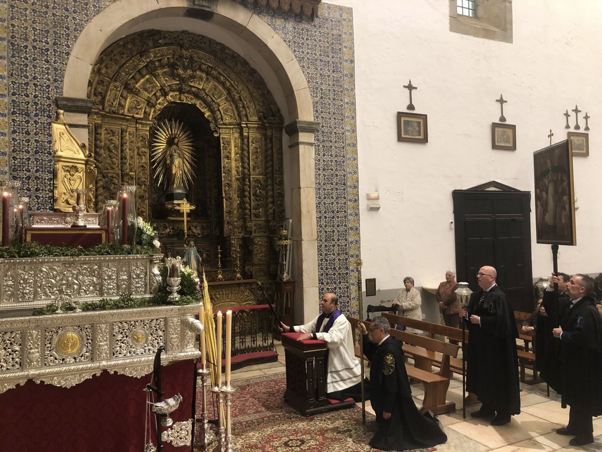 La procesión de las Banderas, única en España, volvió a recorrer Olivenza