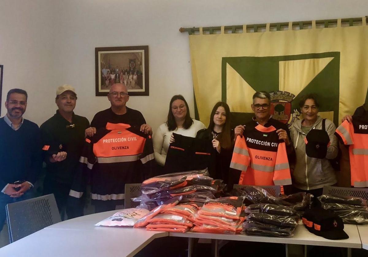 Protección Civil recibe nuevos uniformes en el Ayuntamiento