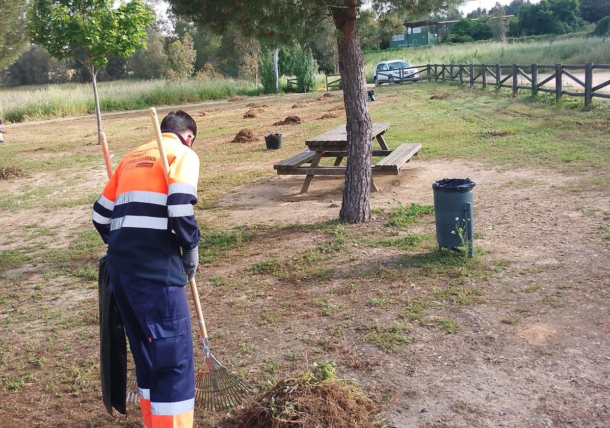 El entorno de la charca ha sido puesto a punto para la convivencia de San Isidro