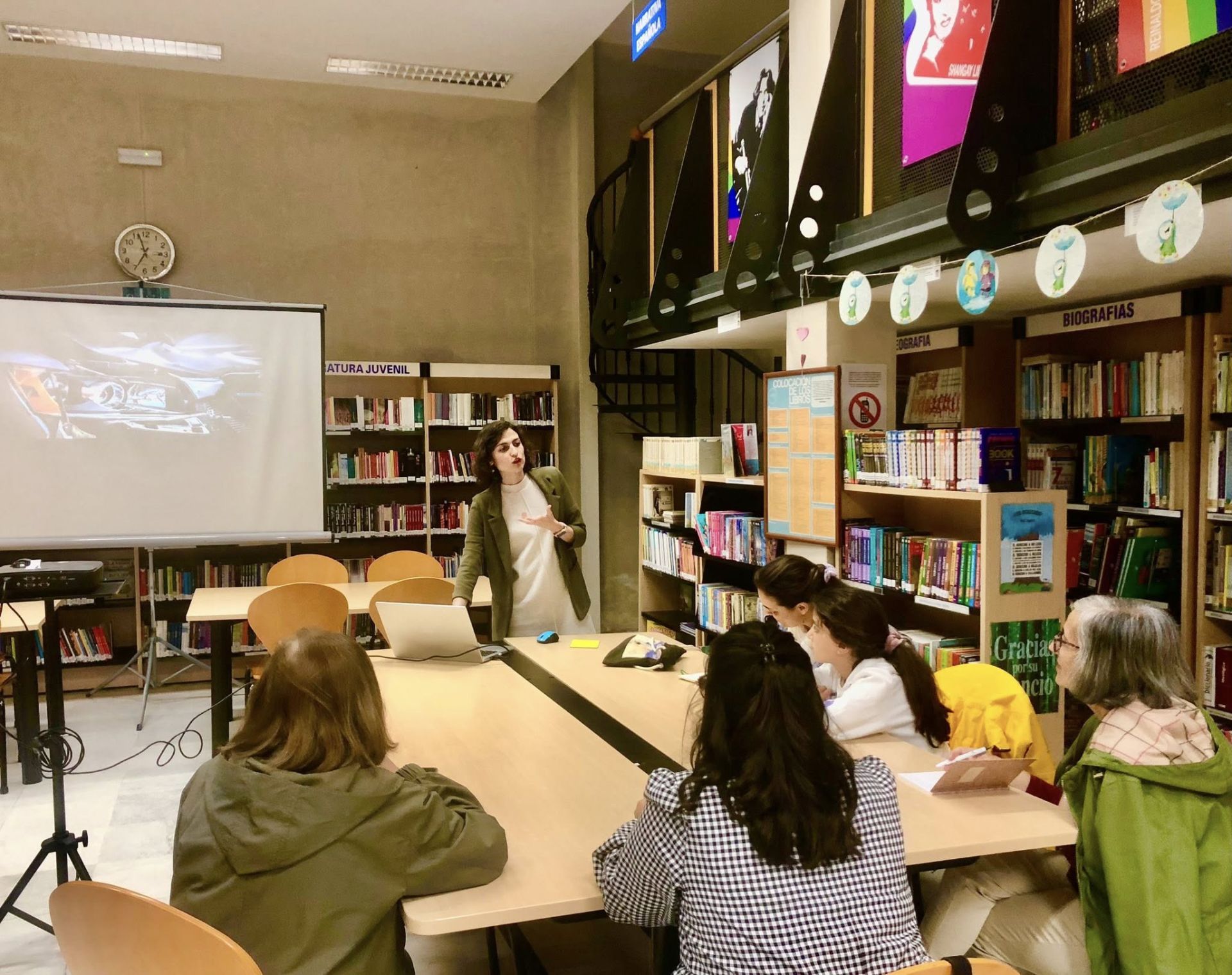 La presentación de &#039;La hija de la novicia&#039; de la oliventina Elena Álvarez cerró la Semana del Libro