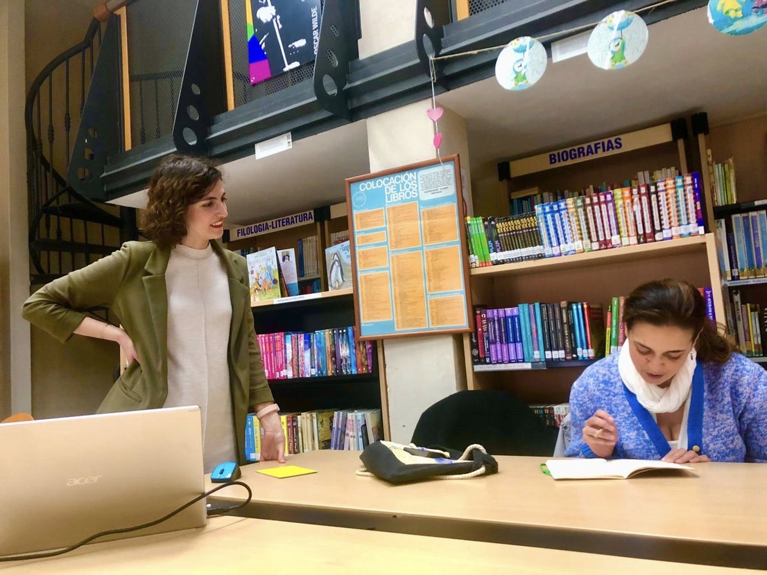 La presentación de 'La hija de la novicia' de la oliventina Elena Álvarez cerró la Semana del Libro