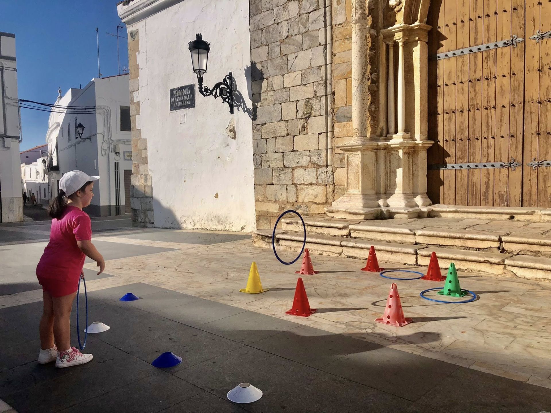 Unas cien personas disfrutan de la Gymkana Familiar en diferentes espacios