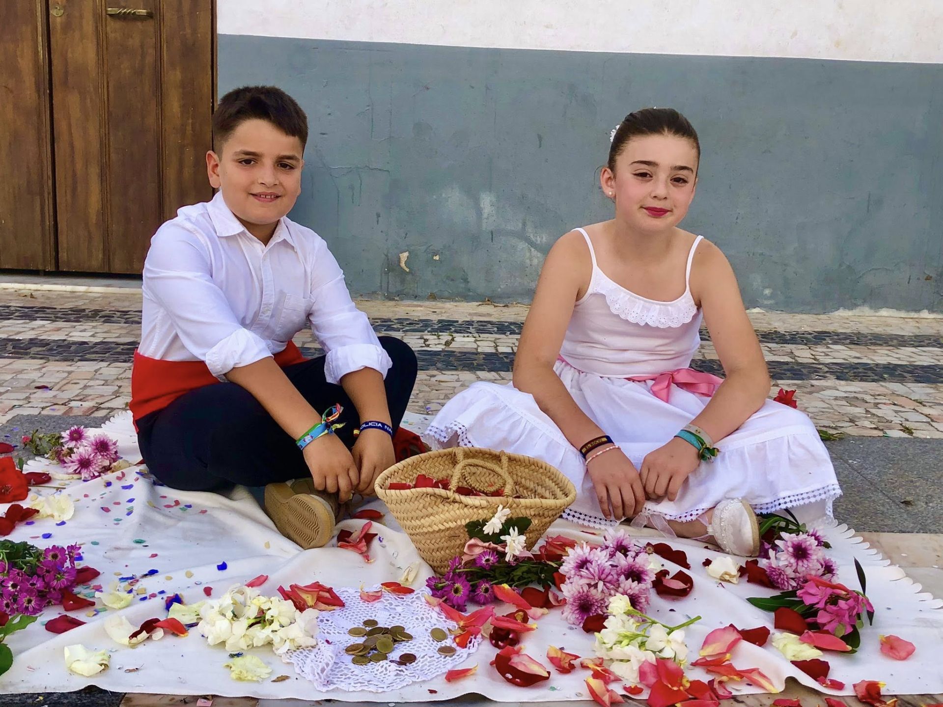 Un año más la tradición de La Maya alegró las calles de Olivenza