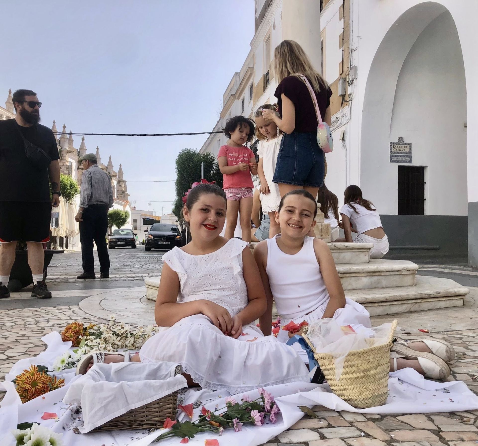 Un año más la tradición de La Maya alegró las calles de Olivenza