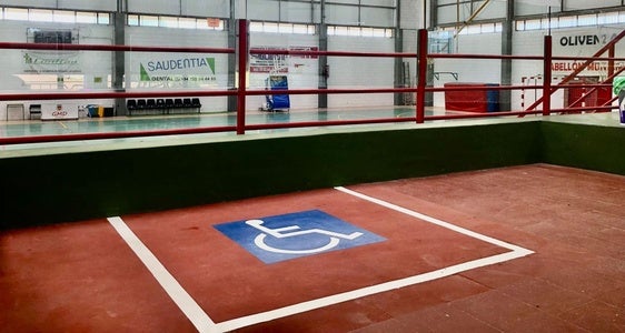 El Pabellón y la Piscina Municipales mejoran su accesibilidad