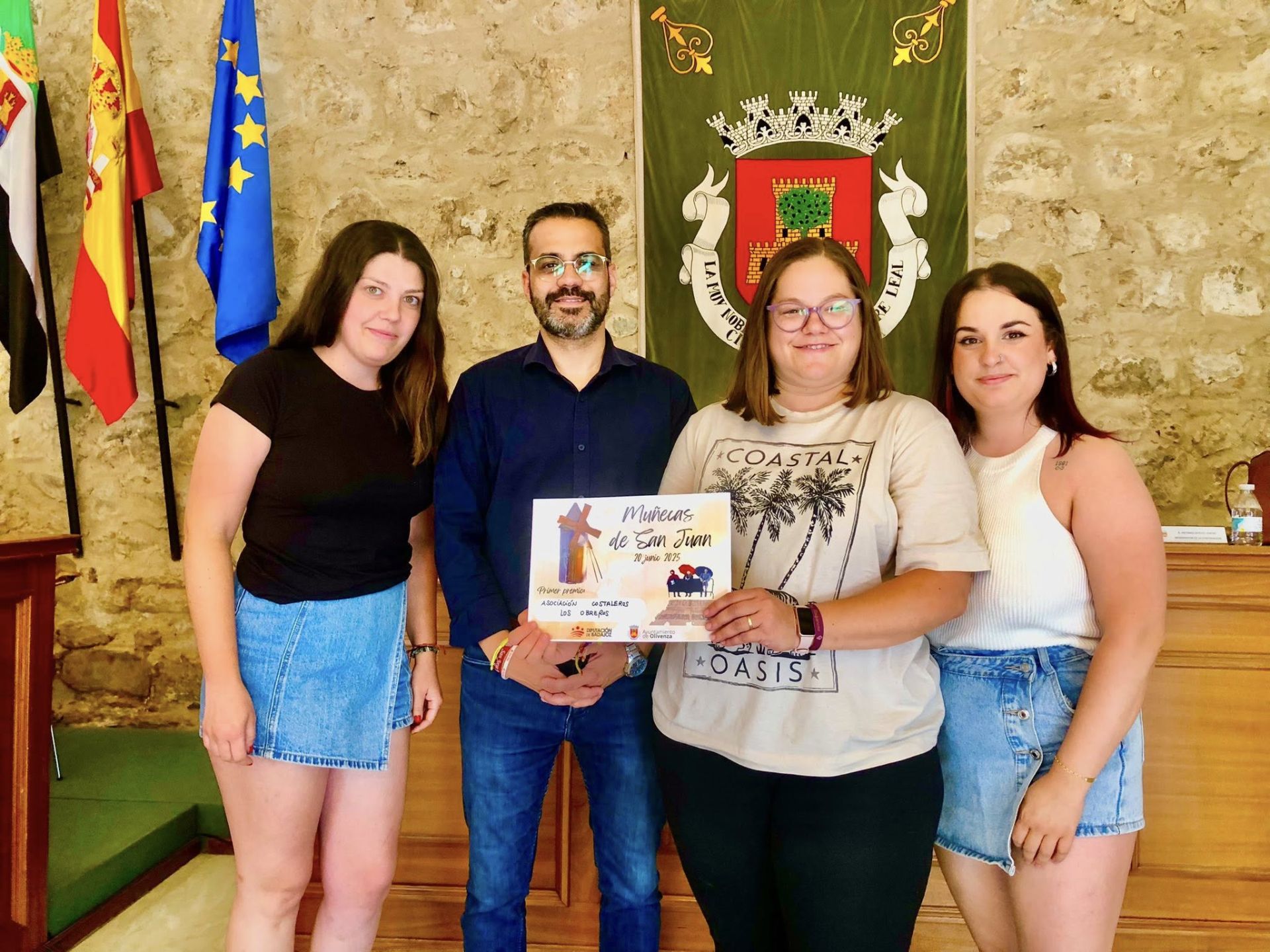 La Asociación de Costaleros 'Los Obreros' gana el concurso de Muñecas de San Juan con 'Lembranças'