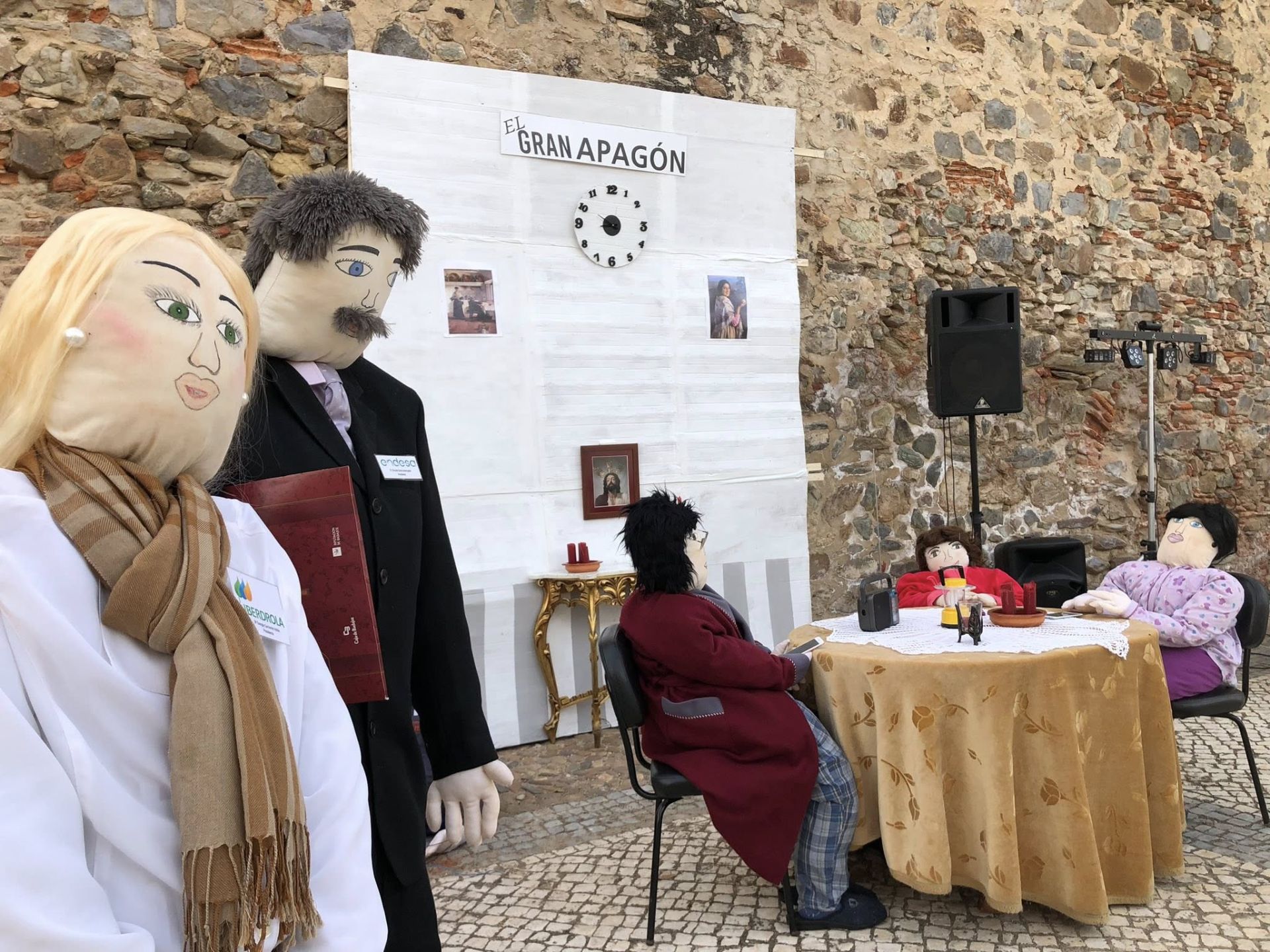 La Asociación de Costaleros 'Los Obreros' gana el concurso de Muñecas de San Juan con 'Lembranças'