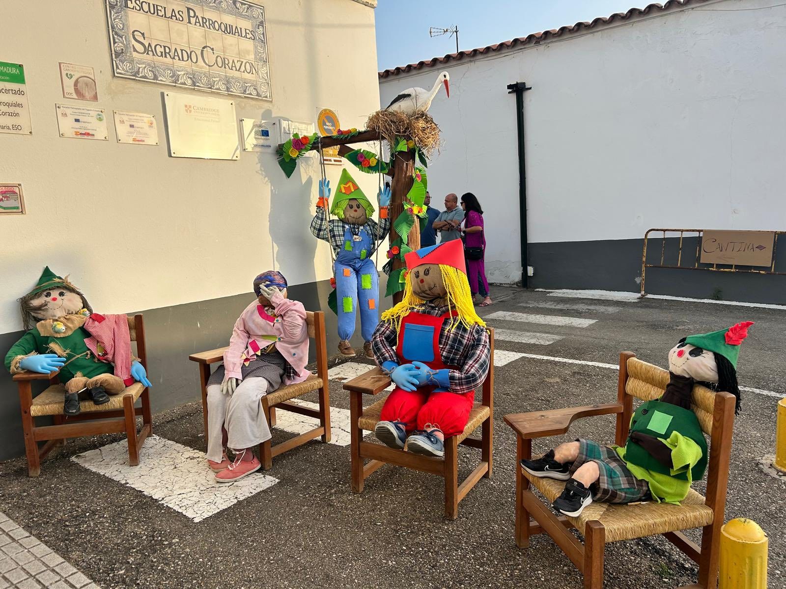 La Asociación de Costaleros 'Los Obreros' gana el concurso de Muñecas de San Juan con 'Lembranças'
